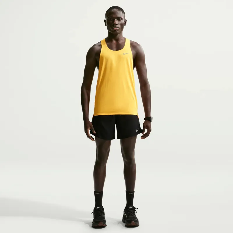 Pantalón corto 2 en 1 Nike Stride Dri-Fit